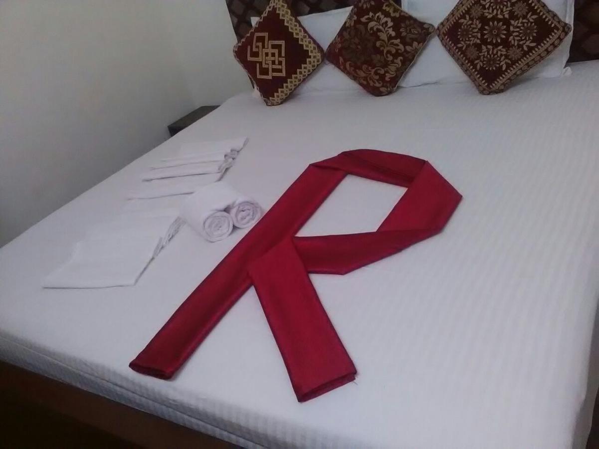 Hotel Republica ปณชี ภายนอก รูปภาพ