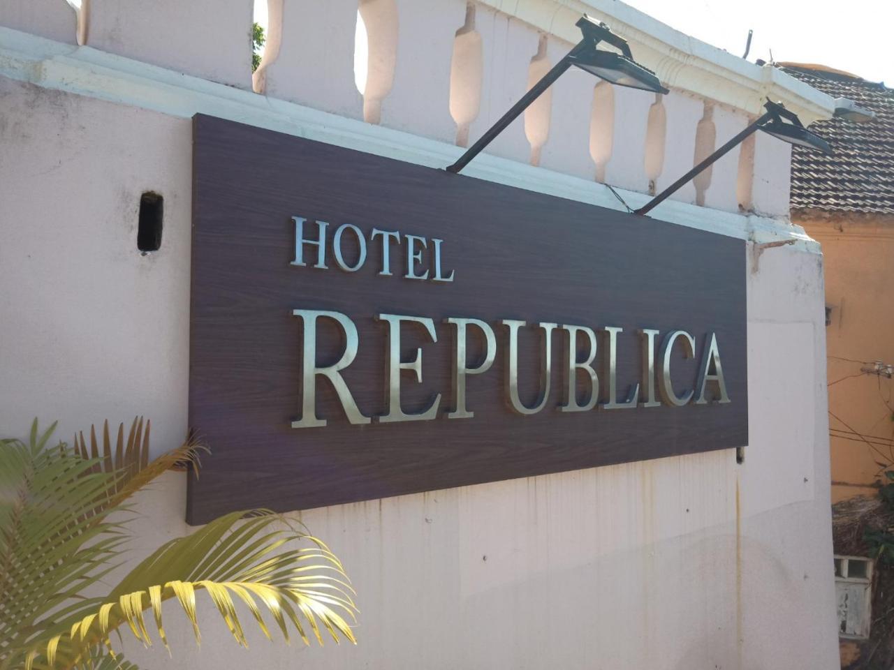 Hotel Republica ปณชี ภายนอก รูปภาพ